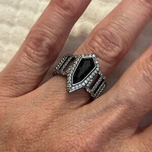 BP Be Untamed Onyx Sandstone Size 5